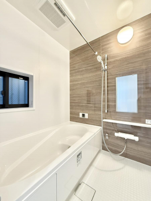 �����@����