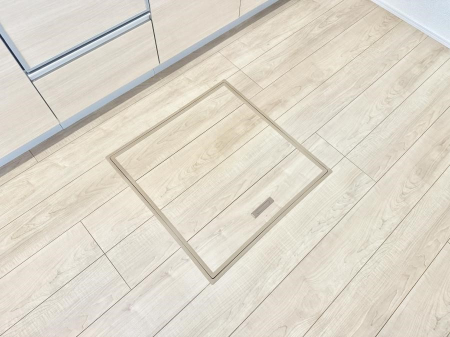 ���̑����ρ@�ݔ����B�ꂽ���[�X�y�[�X�ŉƑS�̂��X�b�L��