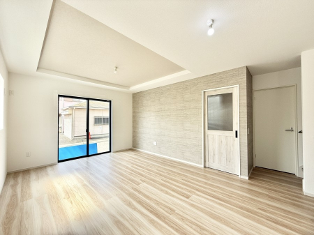 ���r���O�@���������S�n�̂����A���z�̃��r���O