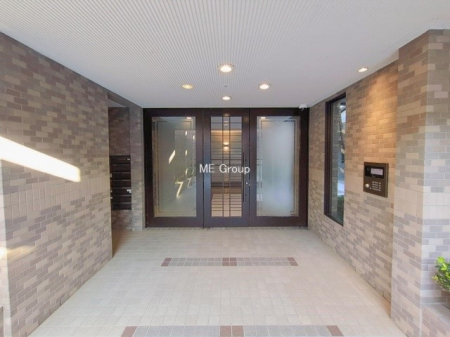 �G���g�����X�@�O�ρ��Ǘ��̍s���͂����G���g�����X�ň��S���ĕ�点����ł�