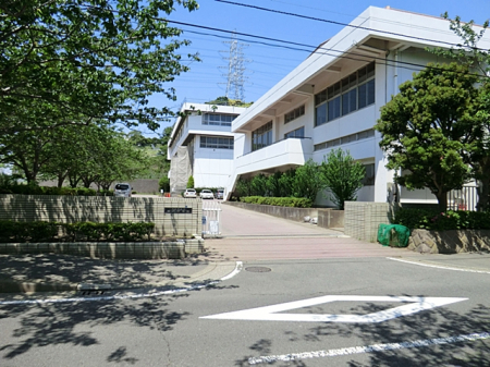 ���ӊ��@���w�Z 1300m ���{��s����˒��w�Z