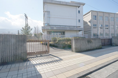 ���ӊ��@���w�Z 1800m �쑫���s���쑫�����w�Z