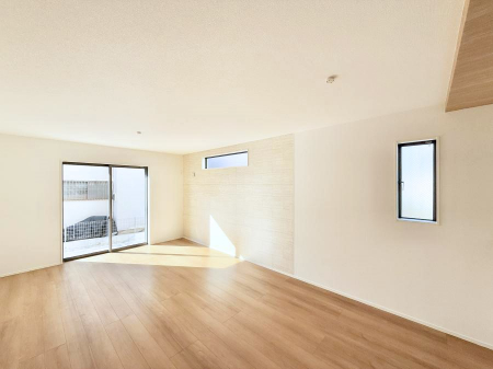 ���r���O�@���������S�n�̂����A���z�̃��r���O