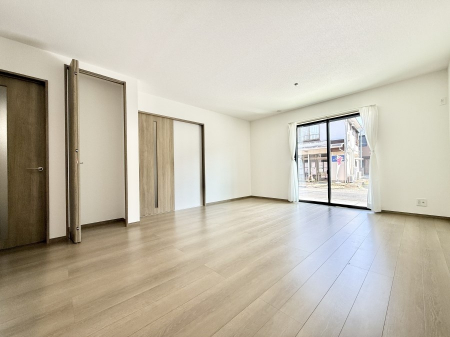 ���r���O�@���������났�ƏΊ炪�W�܂�A�S���܂郊�r���O