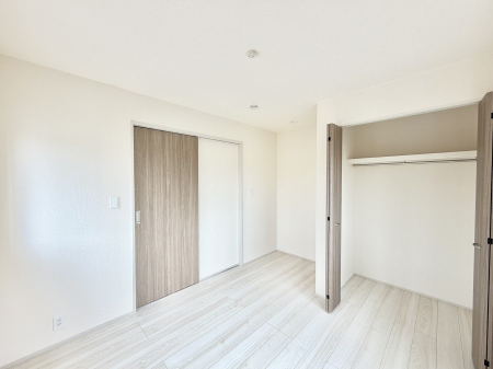 �Q���@����