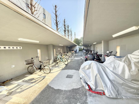 ���̑��@�O�ρ����]�Ԃ��g�����Ƒ��ɂ����S�̒��փX�y�[�X��~�n���ɂ��p��