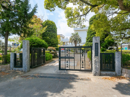 ���ӊ��@���w�Z 890m ���ˎs�������w�Z