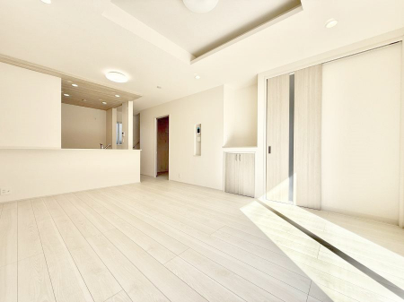 ���r���O�@���������R�Ɖ�b�����܂��A�S�n�悢�ЂƂƂ�