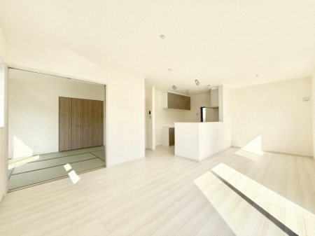 ���r���O�@���������났�ƏΊ炪�W�܂�A�S���܂郊�r���O