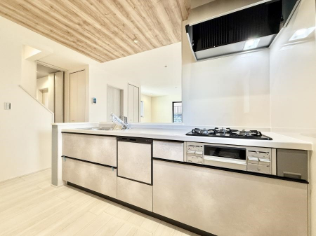 �L�b�`���@�������Ƒ����J��[�߂�A������̂���L�b�`��