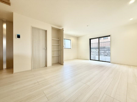 ���r���O�@���������S�n�̂����A���z�̃��r���O