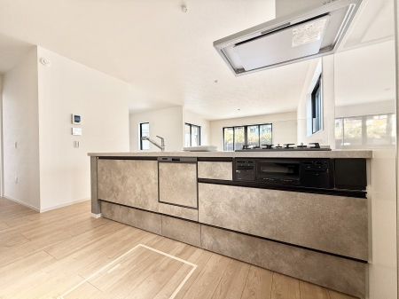 �L�b�`���@�������Ƒ����J��[�߂�A������̂���L�b�`��