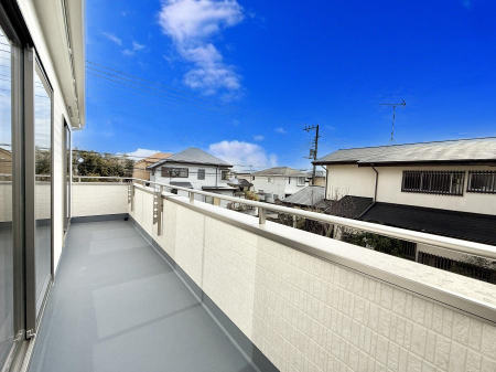 �o���R�j�[�@������ �G�߂̈ڂ낢����������J���I�ȋ�Ԃł�