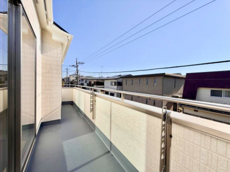 �o���R�j�[�@������ �G�߂̈ڂ낢����������J���I�ȋ�Ԃł�