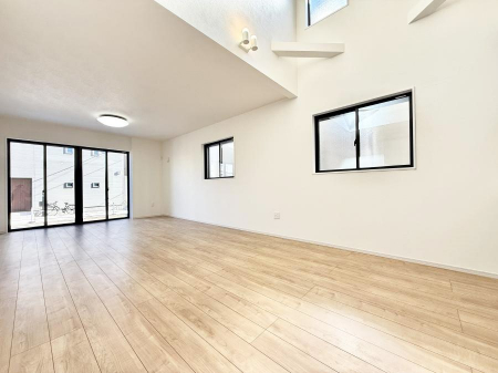 ���r���O�@���������R�Ɖ�b�����܂��A�S�n�悢�ЂƂƂ�