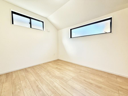 �����@�����������������F�����̕ǖʁA������芰����o�X���[��