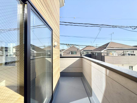 �o���R�j�[�@������ �G�߂̈ڂ낢����������J���I�ȋ�Ԃł�