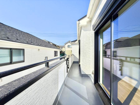 �o���R�j�[�@������ �G�߂̈ڂ낢����������J���I�ȋ�Ԃł�