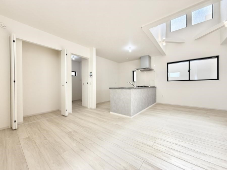 ���r���O�@���������R�Ɖ�b�����܂��A�S�n�悢�ЂƂƂ�