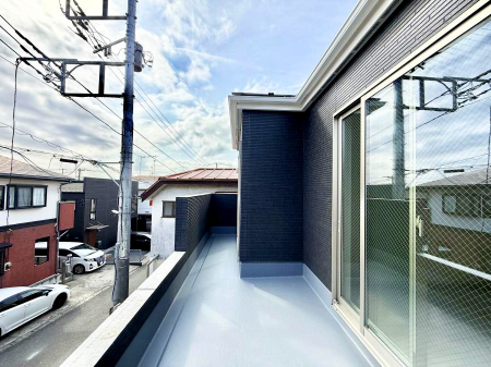 �o���R�j�[�@������ �G�߂̈ڂ낢����������J���I�ȋ�Ԃł�