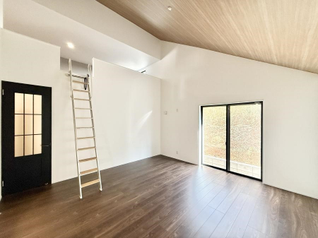 ���r���O�@���������났�ƏΊ炪�W�܂�A�S���܂郊�r���O