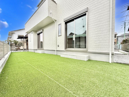 ���̑��@�O�ρ��~�n���ɂ�Ƃ肠��΂̃X�y�[�X������A���₩�ȕ��͋C�ł�