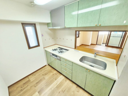 �L�b�`���@���������y���݂ƐH�ׂ�K����͂���L�b�`��