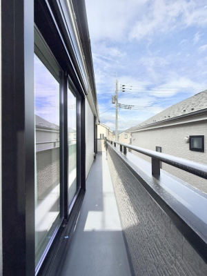 �o���R�j�[�@������ �G�߂̈ڂ낢����������J���I�ȋ�Ԃł�