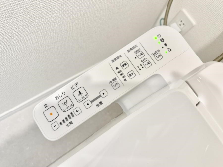 ���̑����ρ@�ݔ����������̏��C����������C��ɗU������A�����I�ɔr�����ł��܂��B