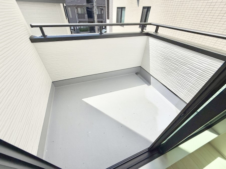 �o���R�j�[�@������ �G�߂̈ڂ낢����������J���I�ȋ�Ԃł�