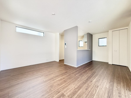 ���r���O�@���������S�n�̂����A���z�̃��r���O