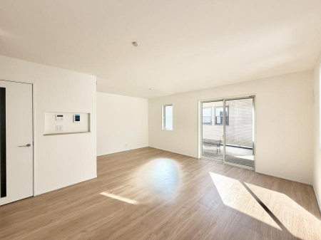 ���r���O�@���������S�n�̂����A���z�̃��r���O