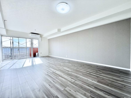 ���r���O�@���������났�ƏΊ炪�W�܂�A�S���܂郊�r���O