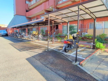 ���̑��@�O�ρ�������Ɛ������ꂽ���֏�ŁA���]�Ԃ̕ۊǂ����S�ł�