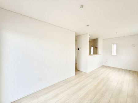 ���r���O�@���������S�n�̂����A���z�̃��r���O