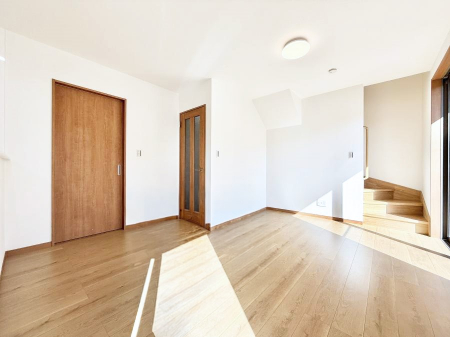 ���r���O�@���������R�Ɖ�b�����܂�郊�r���O�K�i�̗p