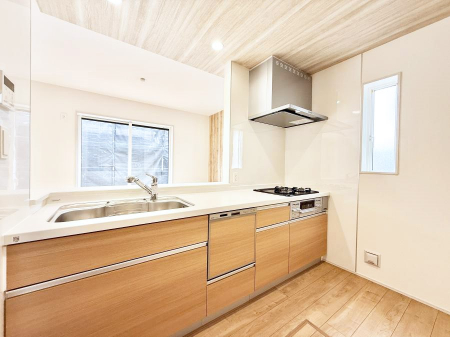 �L�b�`���@�������Ƒ��ƂȂ���A�R�~���j�P�[�V�����̏�