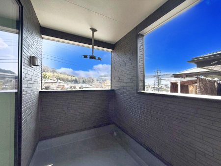 �o���R�j�[�@������ �G�߂̈ڂ낢����������J���I�ȋ�Ԃł�