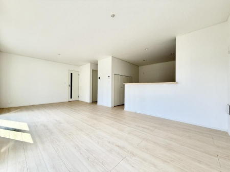 ���r���O�@���������났�ƏΊ炪�W�܂�A�S���܂郊�r���O