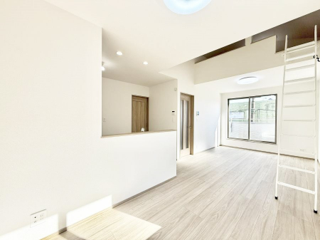 ���r���O�@���������났�ƏΊ炪�W�܂�A�S���܂郊�r���O