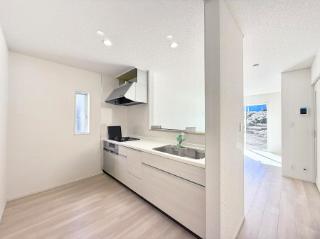 ���r���O�@���������S�n�̂����A���z�̃��r���O