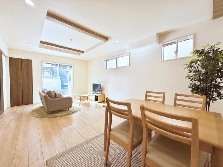 ���r���O�@���������S�n�̂����A���z�̃��r���O