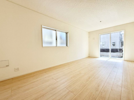 ���r���O�@���������S�n�̂����A���z�̃��r���O