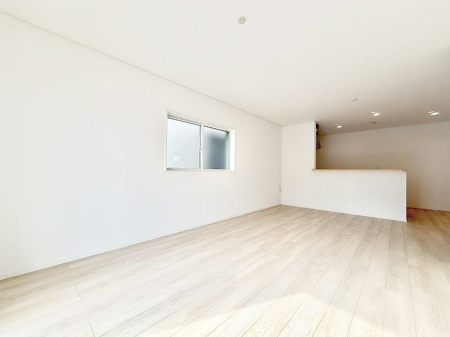 ���r���O�@���������S�n�̂����A���z�̃��r���O