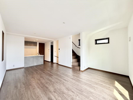 ���r���O�@���������났�ƏΊ炪�W�܂�A�S���܂郊�r���O