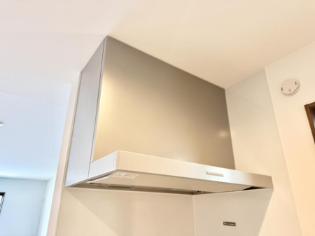 ���̑����ρ@�ݔ����������̏��C����������C��ɗU������A�����I�ɔr�����ł��܂��B