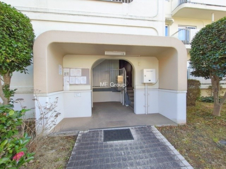 �G���g�����X�@�O�ρ��������̂���G���g�����X�͉��K�Ȗ����̎n�܂�����o���܂�