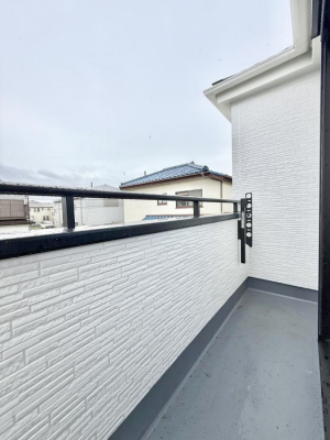 �o���R�j�[�@������ �G�߂̈ڂ낢����������J���I�ȋ�Ԃł�