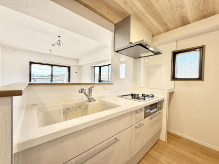 �L�b�`���@�������Ƒ��ƂȂ���A�R�~���j�P�[�V�����̏�