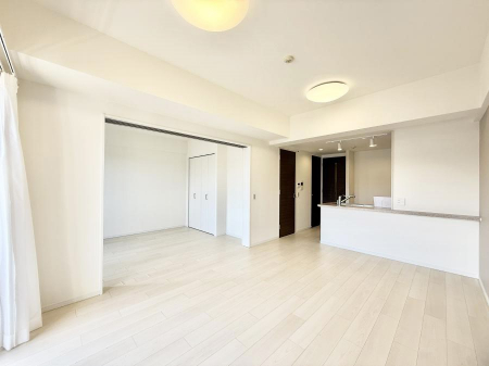 ���r���O�@���������R�Ɖ�b�����܂��A�S�n�悢�ЂƂƂ�